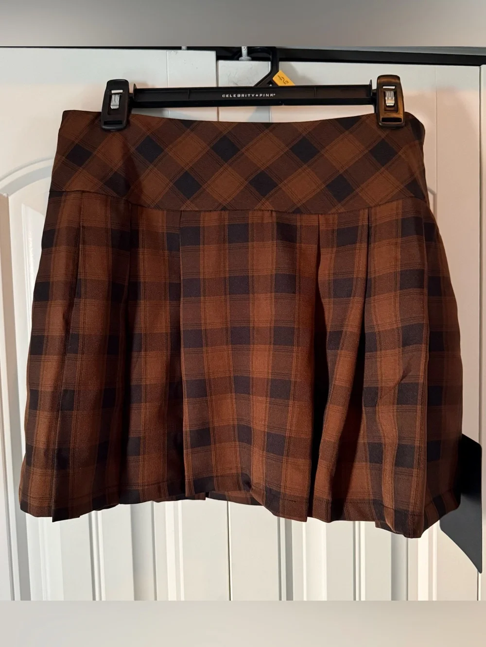 NWT Lulus Firah Brown and Black Plaid Pleated Mid-Rise Mini Skirt Size Large